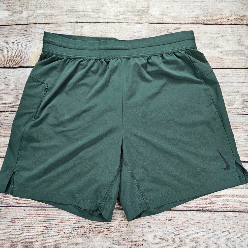Nike Dri-FIT Men's Green M Athletic Running Shorts Polyester Spandex